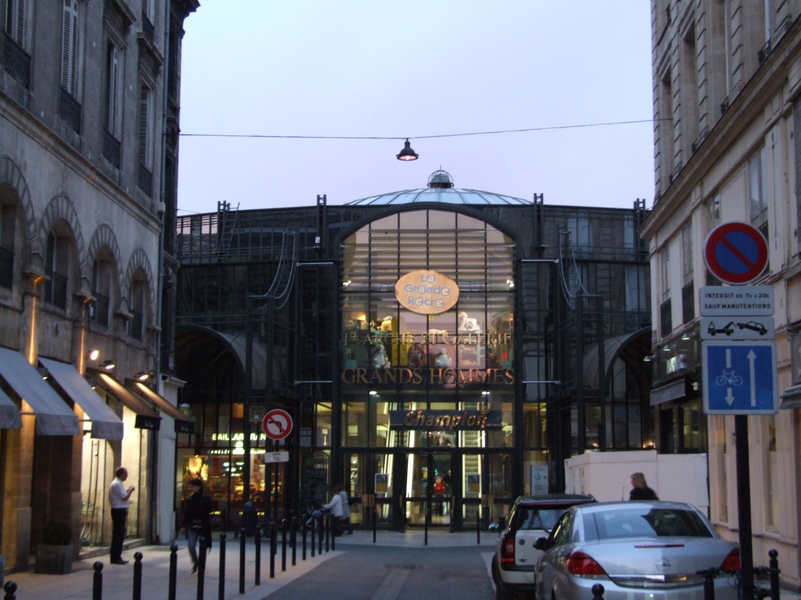 Centre commercial des grands hommes à Bordeaux, lieu d'une flash mob